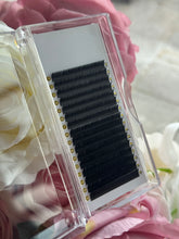 Load image into Gallery viewer, Ultra Matte Russian Volume Lashes